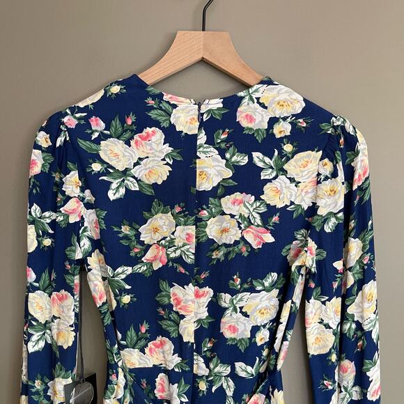 NWT Privacy Please Concord Romper Navy Blue Floral Size‎ Small Deep V-neck Sexy - Picture 15 of 16